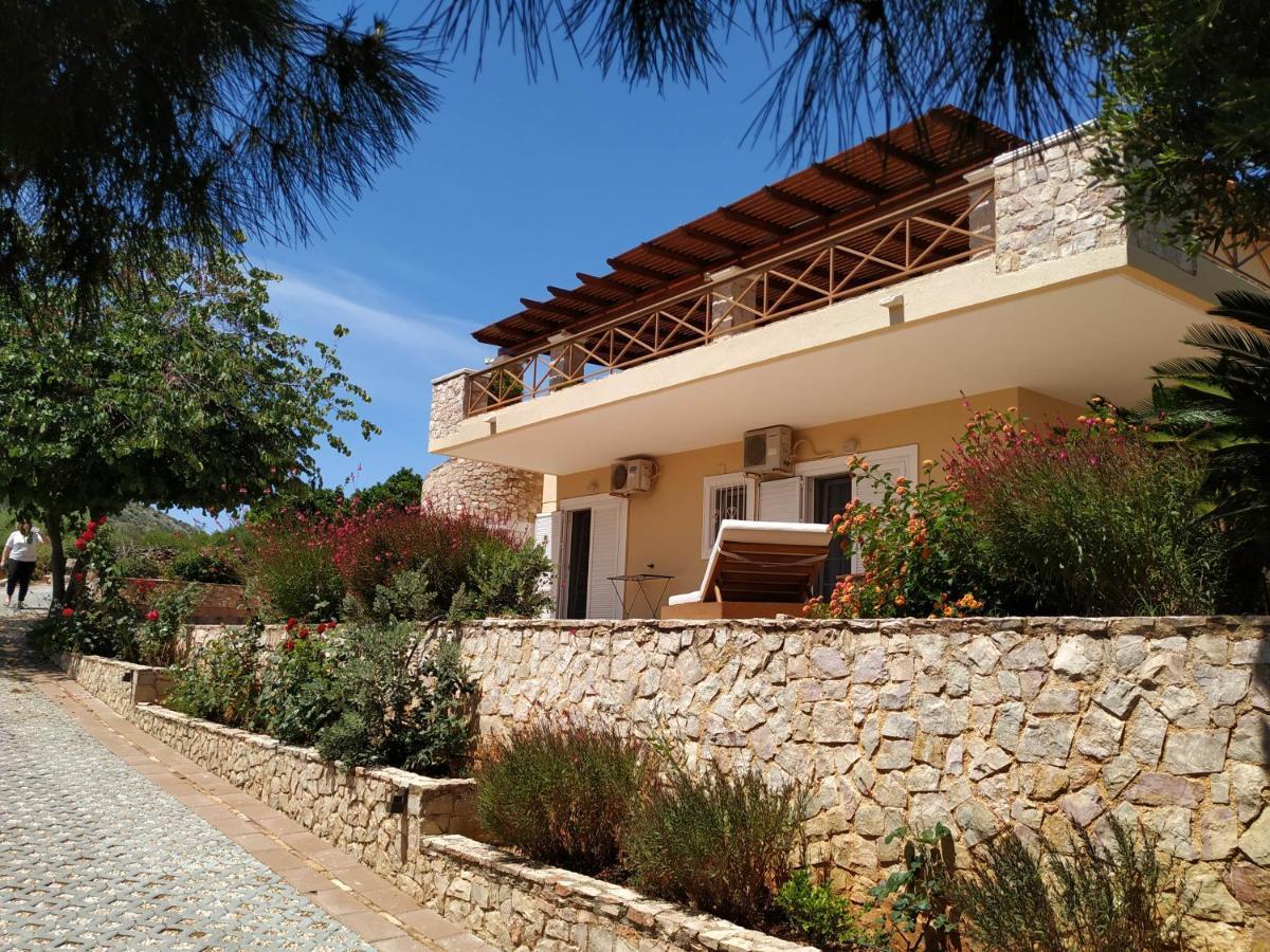 Villa Vena Palaia Fokaia Luaran gambar